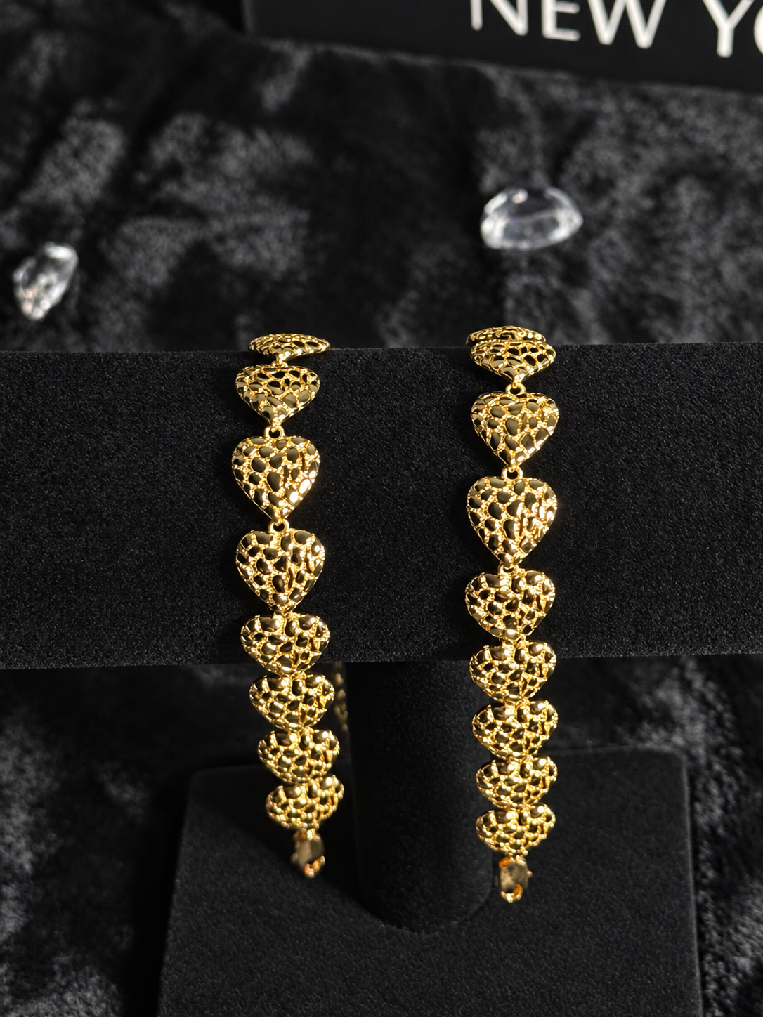 GOLDEN NUGGET HEART BRACELET additional image