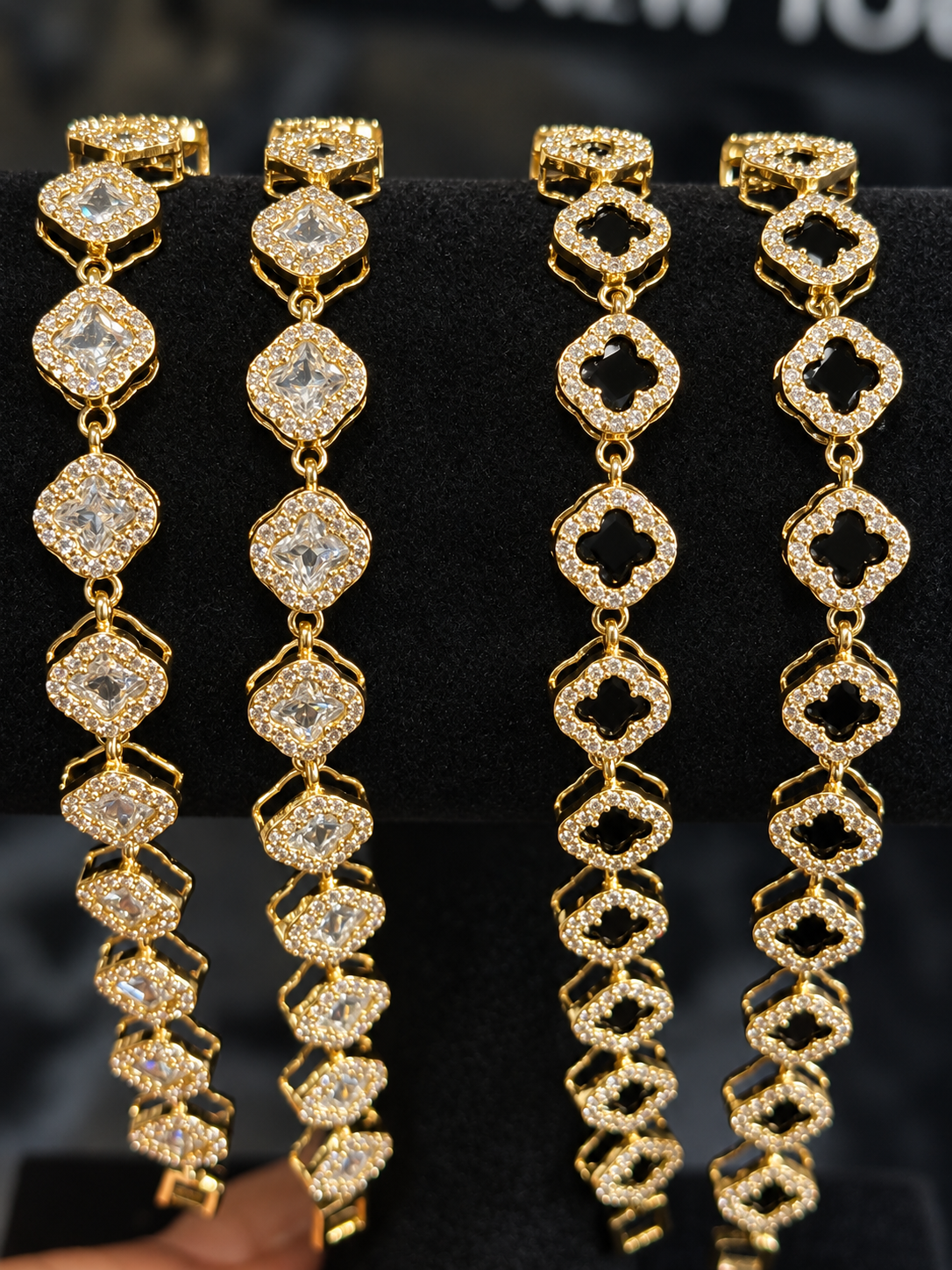 CLOVER DIAMOND HALO BRACELET